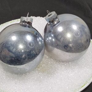 2 Shiny Brite Solid Silver Mercury Glass Christmas Tree Ornaments Large 4 in Vtg